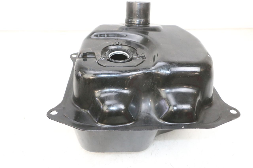 photo de RESERVOIR ESSENCE TNT MOTOR ROMA 10' 4T 50 (2019 - 2022) - Points de fixation