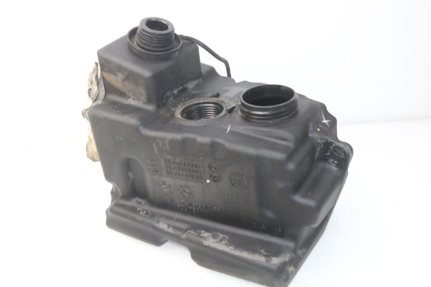 photo de RESERVOIR ESSENCE PEUGEOT SATELIS 500 (2007 - 2013)