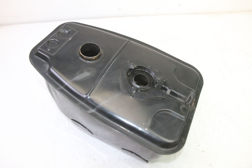photo de RESERVOIR ESSENCE PEUGEOT SPEEDAKE 50 (1995 - 1997)