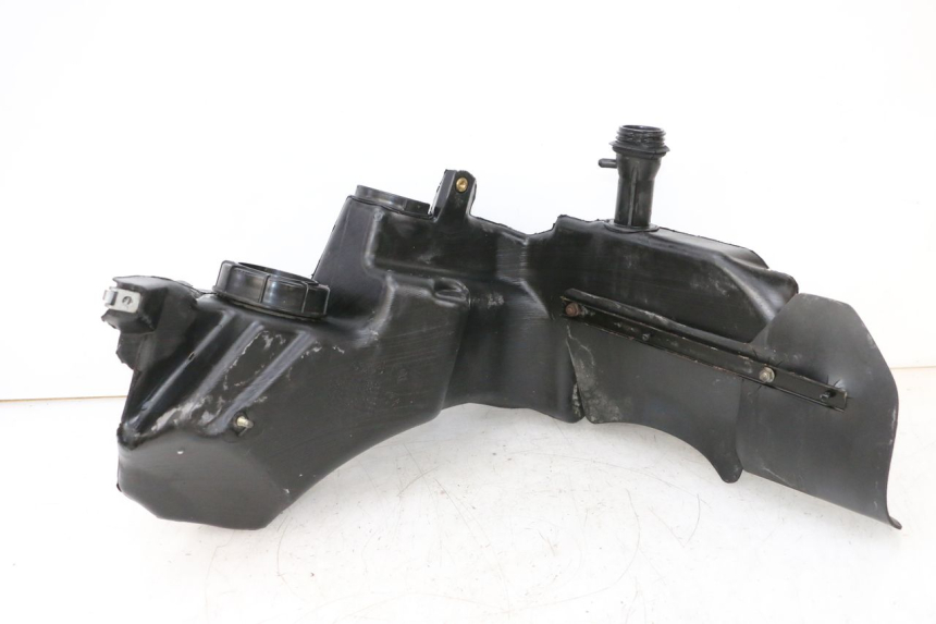 photo de RESERVOIR ESSENCE PIAGGIO VESPA GTS SUPER IE 125 (2009 - 2016) - Gros plan technique