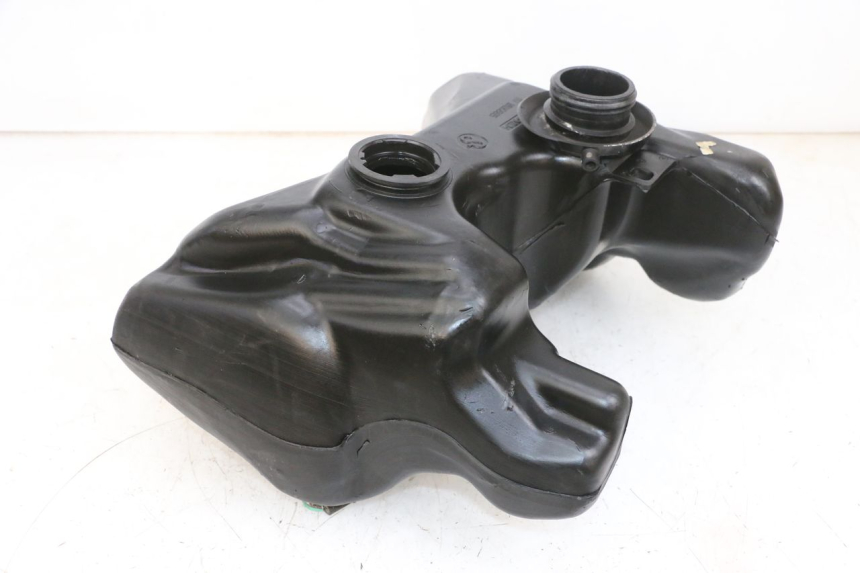 photo de RESERVOIR ESSENCE PEUGEOT VIVACITY 100 (1999 - 2008) - Gros plan technique