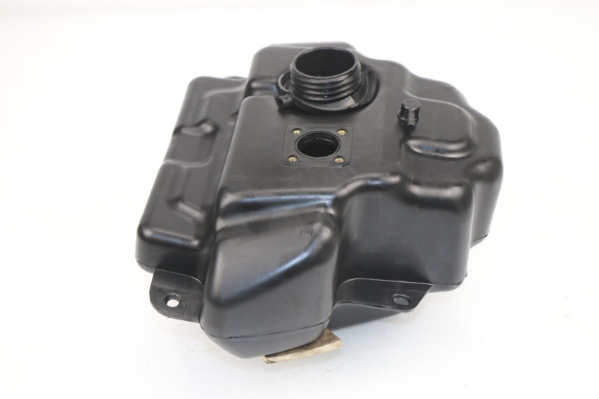 photo de RESERVOIR ESSENCE RAZZO XENON 4T 50 (2008 - 2012)
