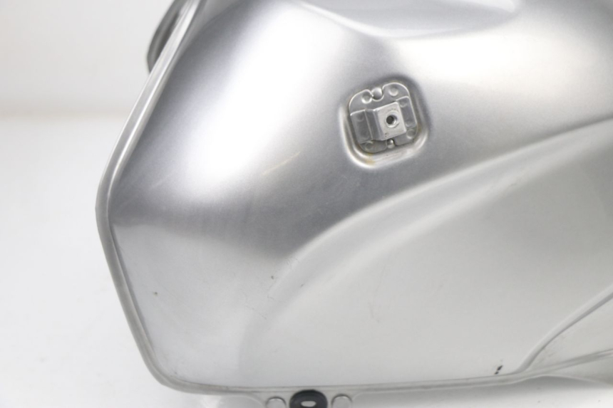 photo de RESERVOIR ESSENCE HONDA XLV VARADERO 125 (2000 - 2006)