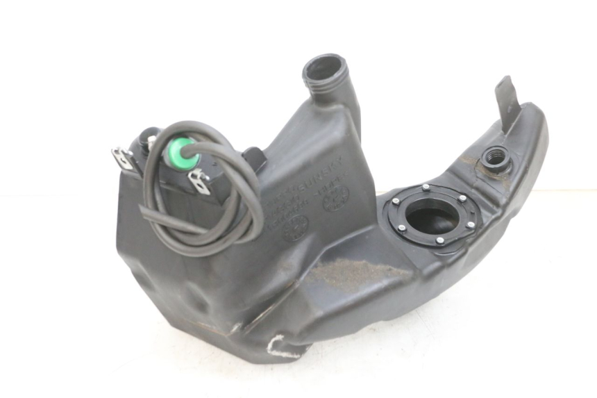 photo de RESERVOIR ESSENCE PIAGGIO ZIP 4T 50 (2018 - 2020) - Autre angle de vue