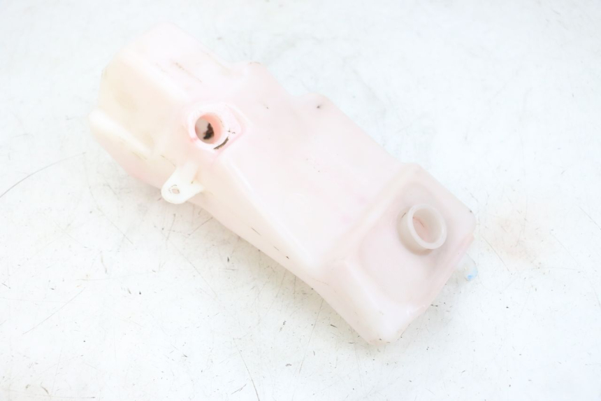 photo de RESERVOIR HUILE YAMAHA TZR 50 (2008 - 2016) - Gros plan technique