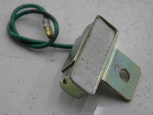 photo de RÉSISTANCE PEUGEOT TWEET 125 (2010 - 2017)