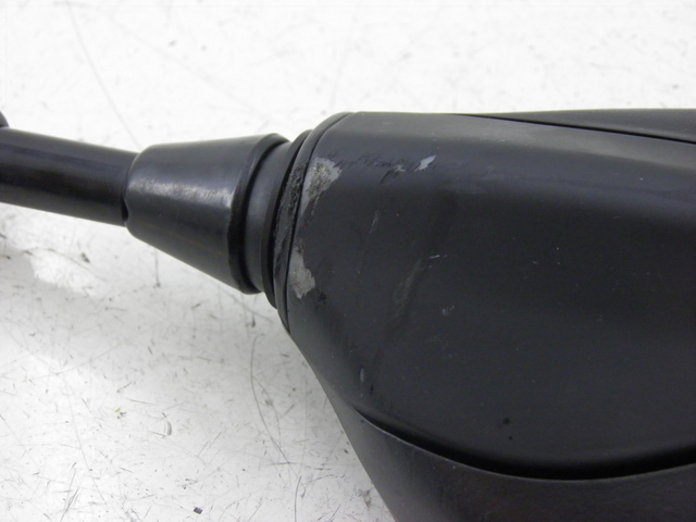 photo de RETROVISEUR DROIT KYMCO QUANNON NAKED 125 (2010) - Gros plan technique