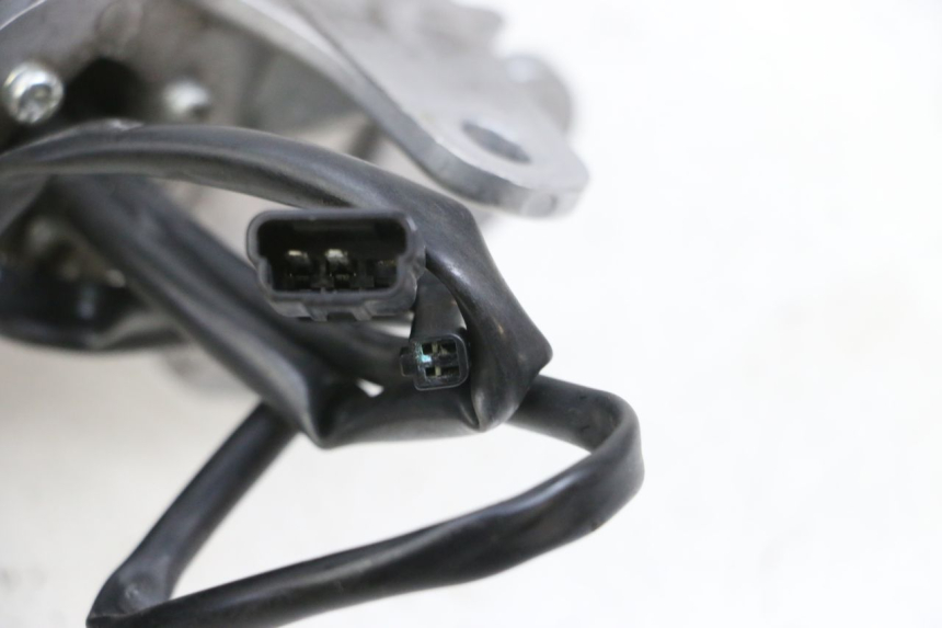 photo de RETROVISEUR DROIT SUZUKI BURGMAN 650 (2013 - 2020)