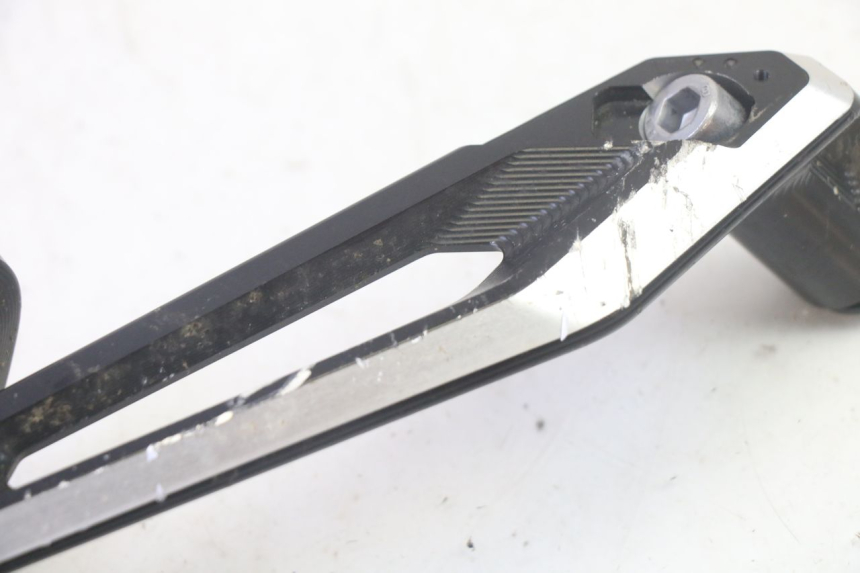 photo de RETROVISEUR DROIT BMW R GS 1250 (2021 - 2024) - Marquages et références