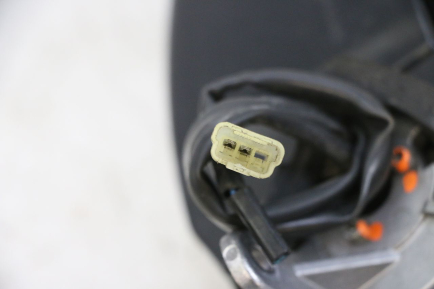 photo de RETROVISEUR GAUCHE SUZUKI BURGMAN 650 (2013 - 2020)