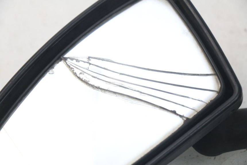 photo de RETROVISEUR GAUCHE PEUGEOT SATELIS 300 (2012 - 2015) - Gros plan technique