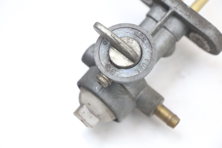 photo de Fuel tap HYOSUNG GV AQUILA 125 (2000 - 2004) - Détail de la pièce