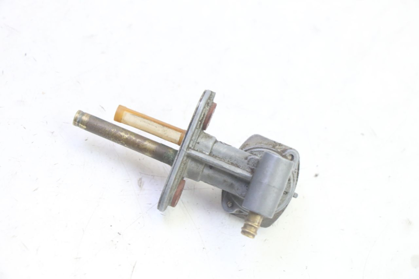 photo de ROBINET RESERVOIR YAMAHA TTR 125 (2000 - 2020) - Gros plan technique