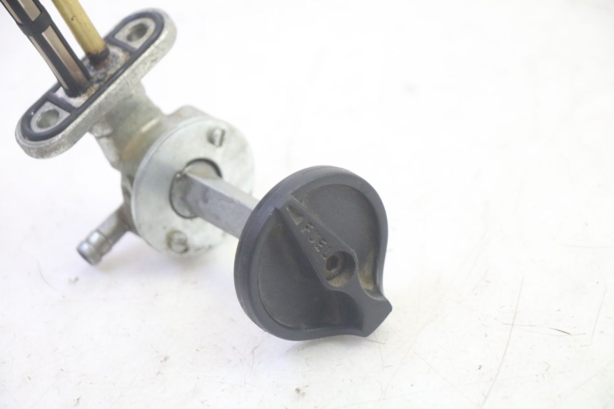 photo de ROBINET RESERVOIR YAMAHA TZR 50 (2008 - 2016) - Détail de la pièce