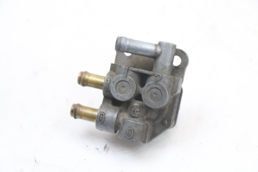 photo de ROBINET RESERVOIR YAMAHA TDR DELTABOX 125 (1997 - 2003) - Autre angle de vue