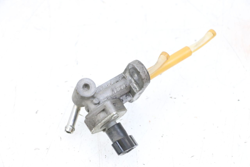 photo de ROBINET RESERVOIR YAMAHA YFM R RAPTOR 250 (2008 - 2014) - Gros plan technique