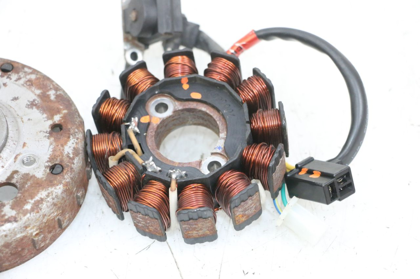 photo de ROTOR STATOR KYMCO AGILITY 16+ 4T 50 (2018 - 2023) - Détails caractéristiques