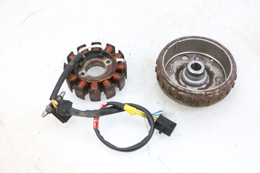 photo de ROTOR STATOR KYMCO AGILITY 16+ 4T 50 (2018 - 2023) - Gros plan technique