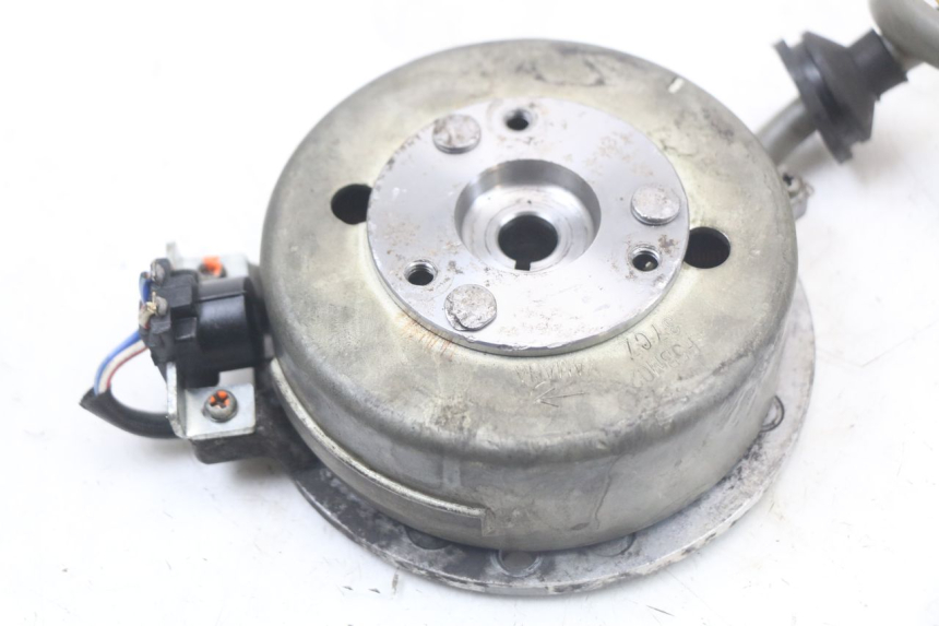 photo de ROTOR STATOR YAMAHA BW'S 50 (2004 - 2017) - Points de fixation