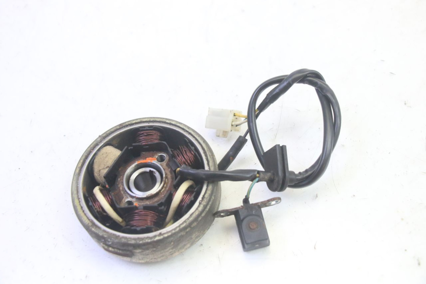 photo de ROTOR STATOR PEUGEOT LUDIX 50 (2008 - 2017) - Autre angle de vue