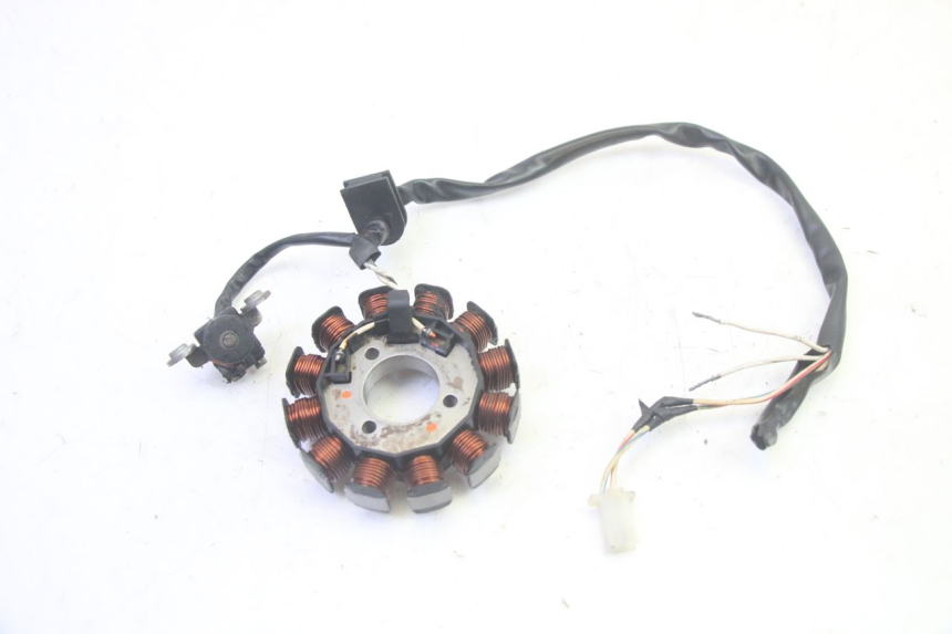 photo de ROTOR STATOR YAMAHA NEOS NEO'S 4T 50 (2008 - 2016) - Gros plan technique