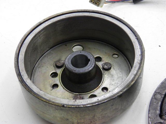 photo de ROTOR STATOR YAMAHA YN NEO'S 50 (1997 - 2004) - Zoom état d’usage