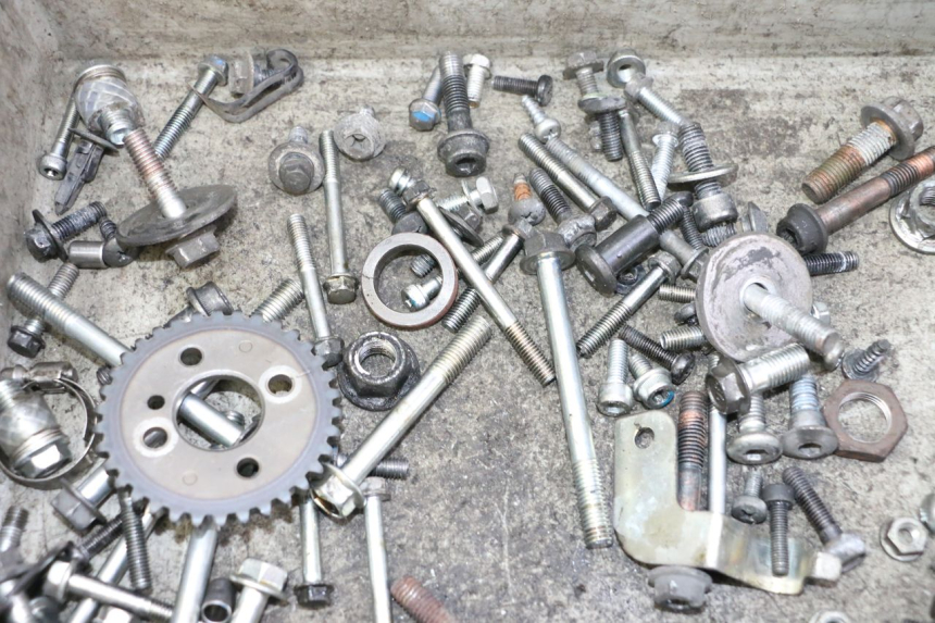 photo de SAC VISSERIE VIS SUZUKI BURGMAN 125 (2007 - 2014)