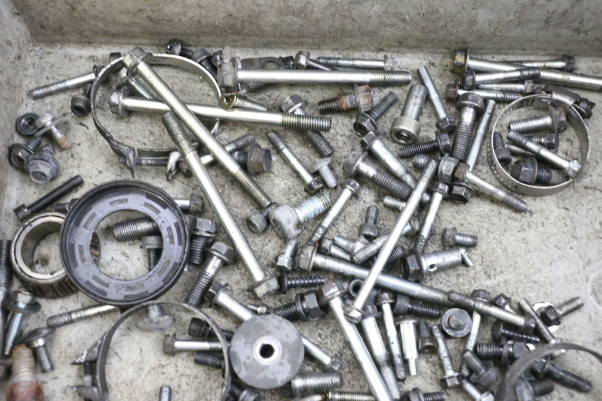 photo de SAC VISSERIE VIS SUZUKI BURGMAN EXECUTIVE ABS 650 (2006 - 2012) - Zoom état d’usage