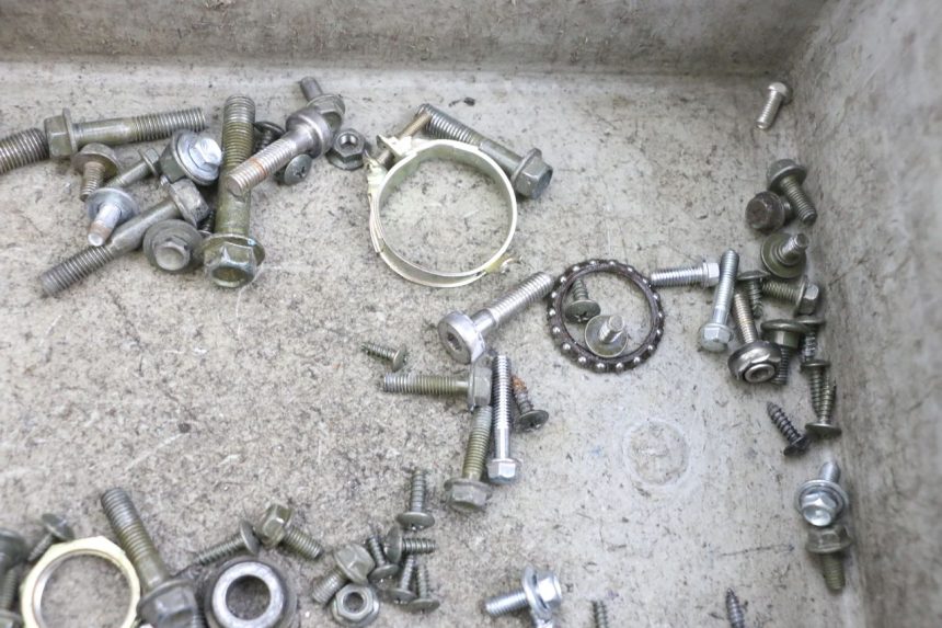 photo de SAC VISSERIE VIS SYM CROX 4T 50 (2016 - 2023) - Gros plan technique