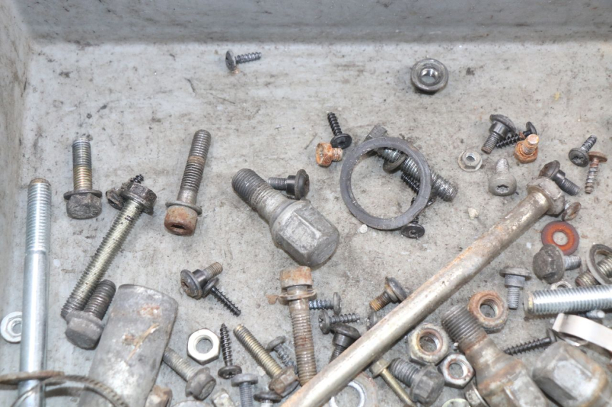 photo de SAC VISSERIE VIS PEUGEOT ELYSTAR 125 (2002 - 2007)