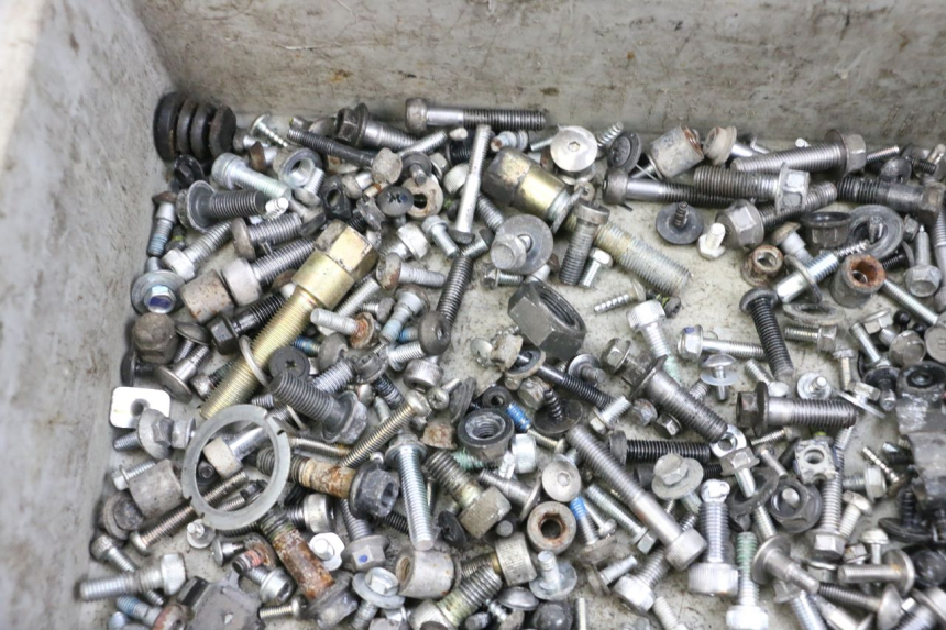 photo de SAC VISSERIE VIS YAMAHA FJR ABS 1300 (2006 - 2012) - Zoom état d’usage