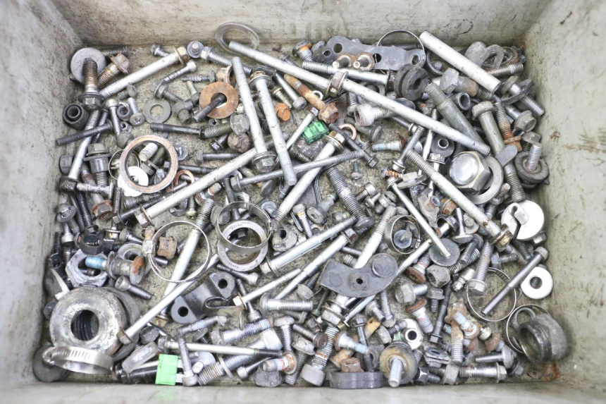 photo de SAC VISSERIE VIS YAMAHA FZ6 FAZER S2 600 (2007 - 2011)