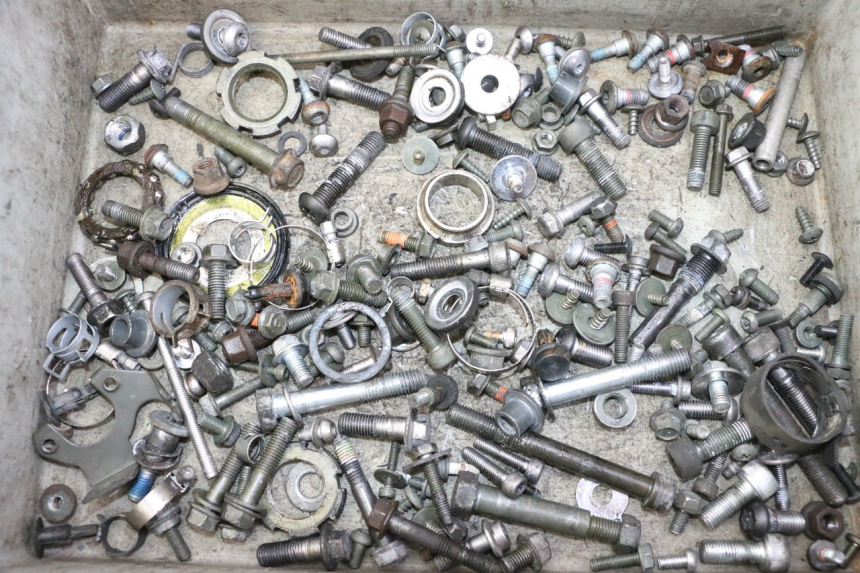 photo de SAC VISSERIE VIS YAMAHA FZ6 FAZER S2 600 (2007 - 2011)