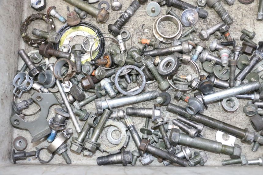 photo de SAC VISSERIE VIS YAMAHA FZ6 FAZER S2 600 (2007 - 2011)