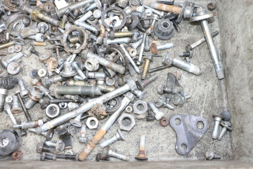 photo de SAC VISSERIE VIS KAWASAKI GPX R WARBIRD 600 (1988 - 1993) - Détail de la pièce