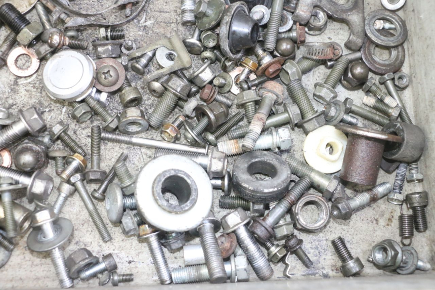 photo de SAC VISSERIE VIS SUZUKI GS GSE 500 (2001 - 2003)