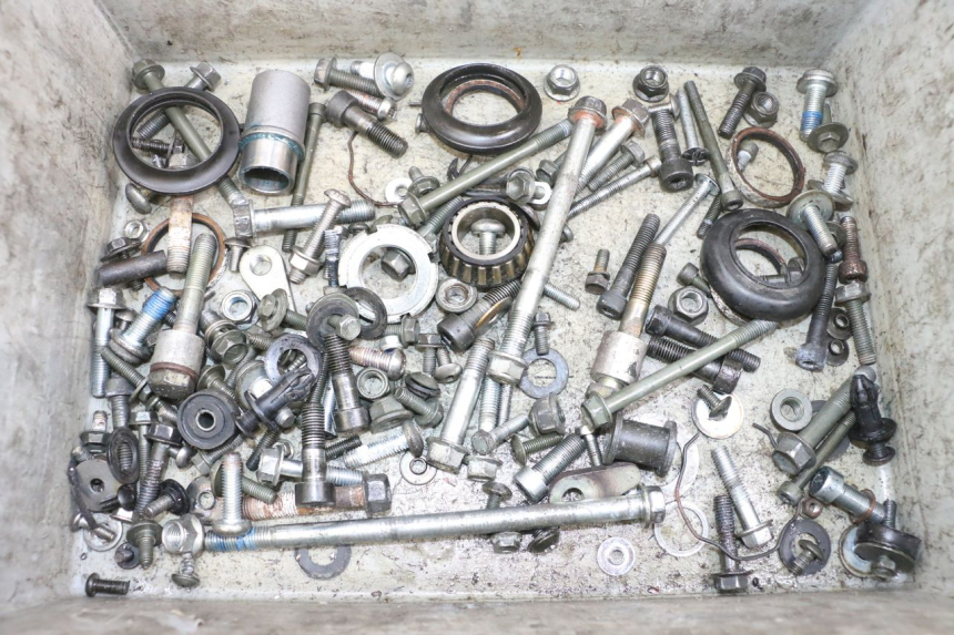 photo de SAC VISSERIE VIS SUZUKI GSF N BANDIT 600 (1996 - 1999) - Vue principale