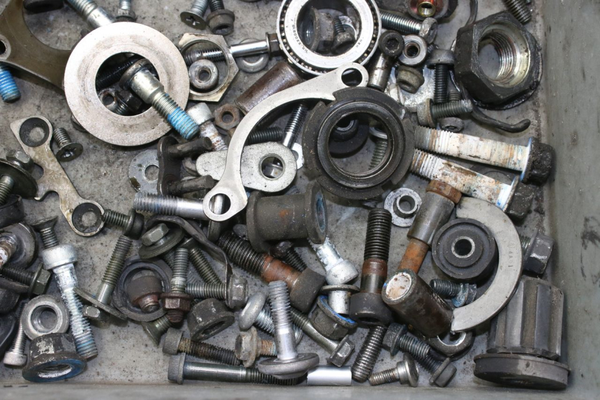 photo de SAC VISSERIE VIS SUZUKI GSF S BANDIT 600 (2000 - 2004)