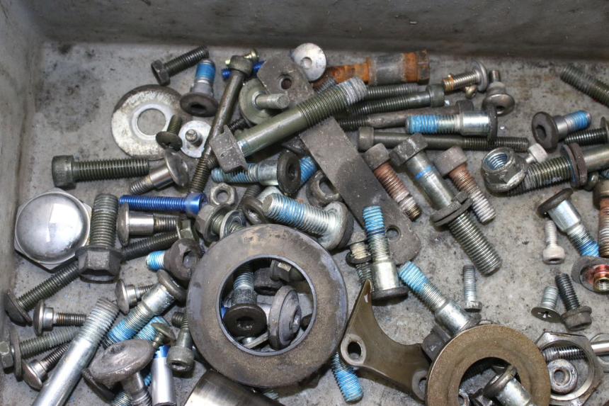 photo de SAC VISSERIE VIS SUZUKI GSF S BANDIT 600 (2000 - 2004)