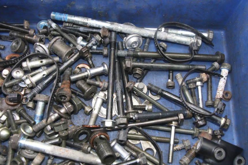 photo de SAC VISSERIE VIS SUZUKI GSF S BANDIT 600 (2000 - 2004)