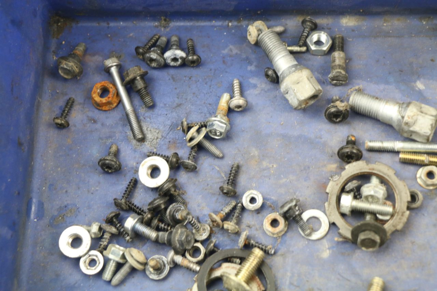 photo de SAC VISSERIE VIS PEUGEOT JET FORCE CARBU 50 (2003 - 2016)