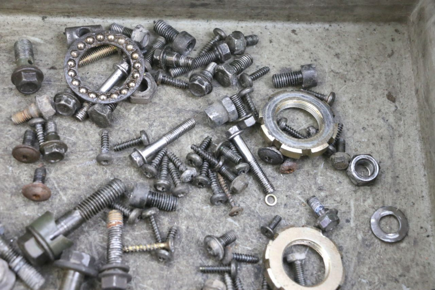 photo de SAC VISSERIE VIS PEUGEOT KISBEE 4T 50 (2010 - 2017) - Gros plan technique