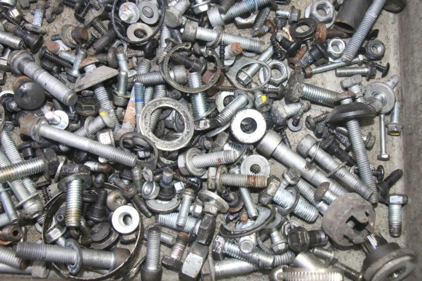 photo de SAC VISSERIE VIS PIAGGIO MP3 HPE 350 (2018 - 2020) - Gros plan technique