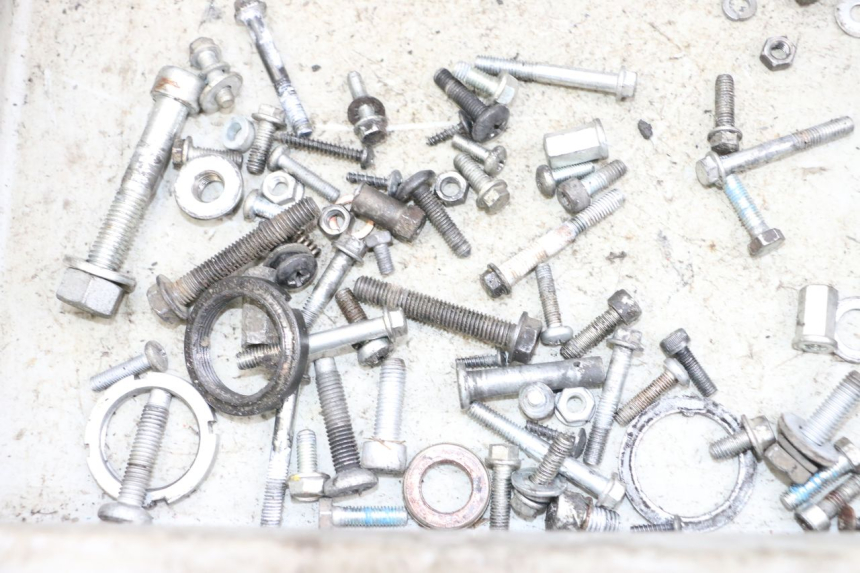 photo de SAC VISSERIE VIS PIAGGIO NEW TYPHOON 50 (2018 - 2021) - Zoom état d’usage