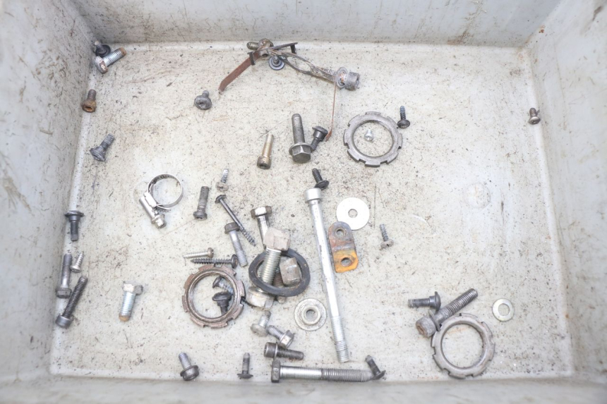 photo de SAC VISSERIE VIS PEUGEOT LUDIX 50 (2008 - 2017)