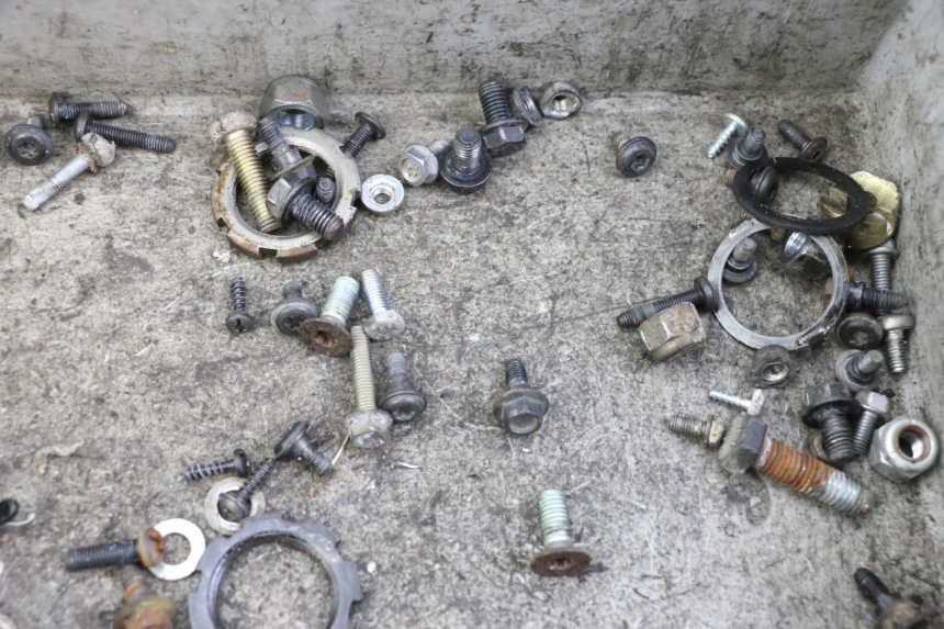 photo de SAC VISSERIE VIS PEUGEOT TREKKER TKR 50 (2005 - 2014)