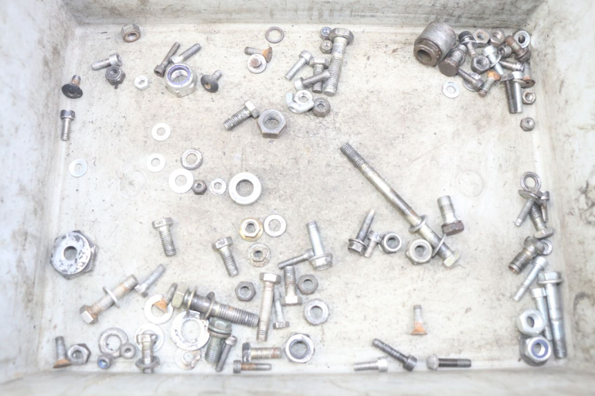photo de SAC VISSERIE VIS PEUGEOT XP6 50 (1997 - 2003)