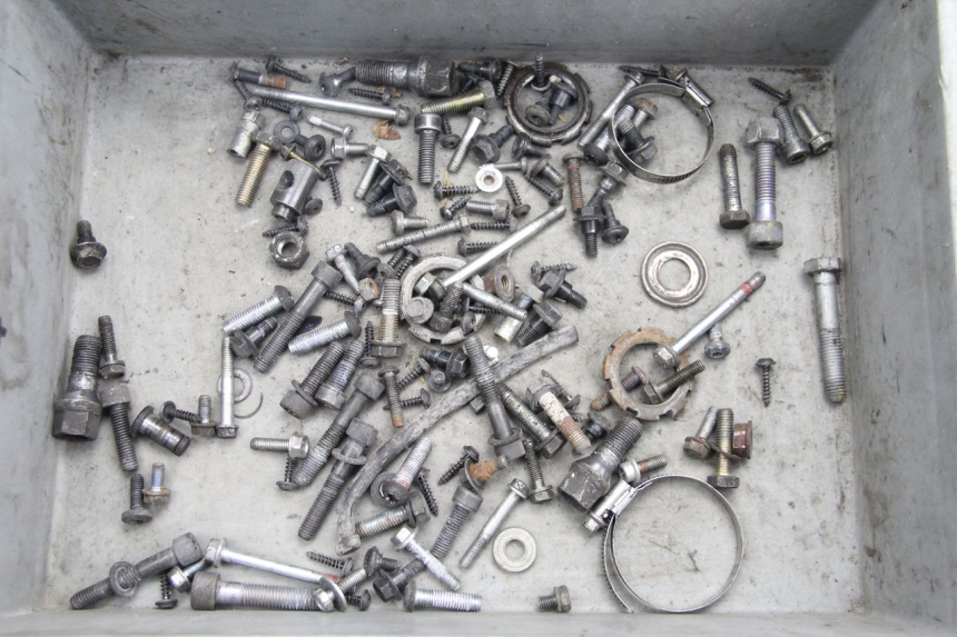 photo de SAC VISSERIE VIS PEUGEOT SATELIS 125 (2006 - 2009)