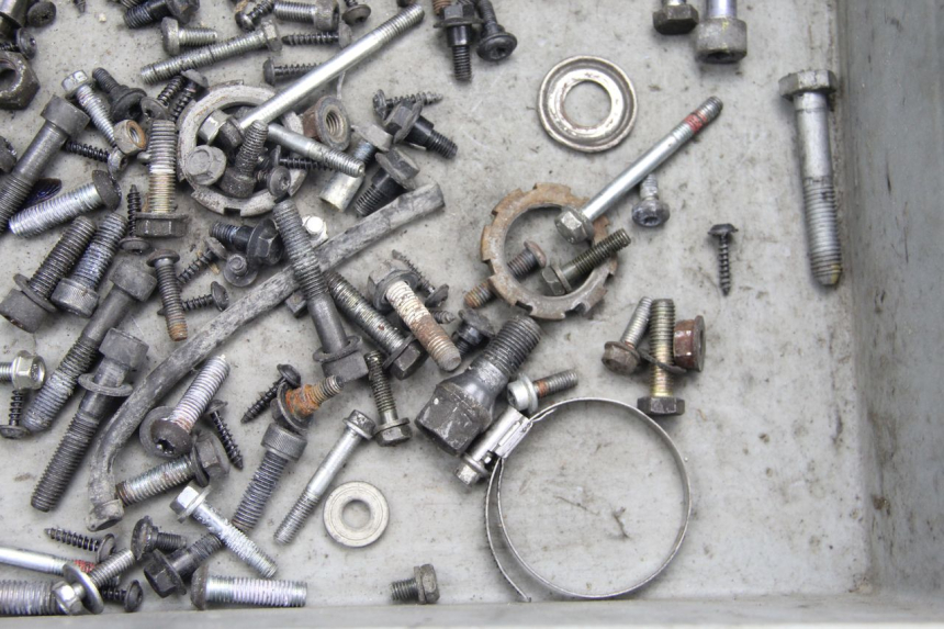 photo de SAC VISSERIE VIS PEUGEOT SATELIS 125 (2006 - 2009)