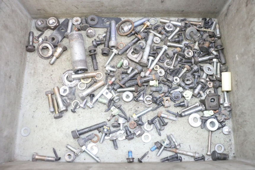 photo de SAC VISSERIE VIS PEUGEOT SATELIS 125 (2013 - 2018)